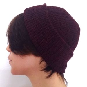 🌟 3/$30. Burgundy Speckled Acrylic Toque
